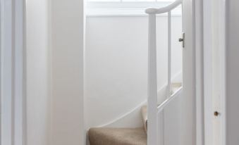 Altido Chic & Modern 2-Bed Flat W/ Patio in Pimlico