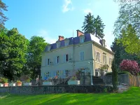 Château de MontSablé Hotels in Thiers