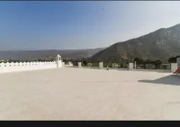 Siddarth Resort - Mountain View with Pool