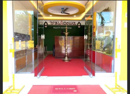 Royal Sri Amirthayoga Отели в г. Мейиладутерай