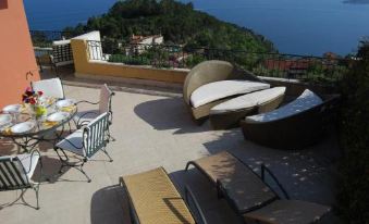 Stunning Penthouse with Panoramic Views of EZE Village and the French Riviera