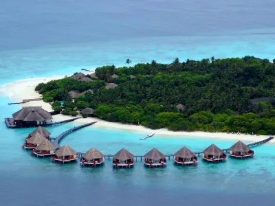 Adaaran Prestige Water Villas Hôtels à : Kudafushi
