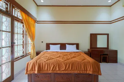 Tobana Pejaten House Hotels in South Jakarta