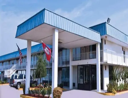 Express Inn West Memphis Отели в г. Маунд Сити Тауншип