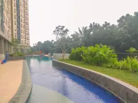 RedLiving Apartemen Transpark Cibubur - Ens Room Hôtels à : Jatisampurna