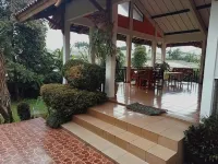 Villa Manis Lembang Hotels in Parongpong