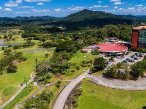 Summit Rainforest & Golf Resort