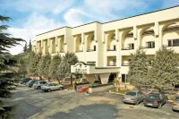 Parsian Evin Hotel