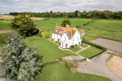 Lower Bryanston Farm Hoteles en Blandford Saint Mary