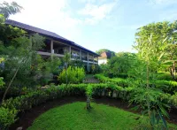 Puri Sari Beach Hotel Các khách sạn ở Macang Tanggar