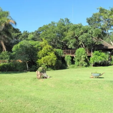 Caracal Lodge