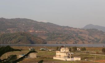 Hotel Young's Stupa