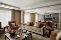 Four Seasons Hotel London at Tower Bridge Hotels in Лондон
