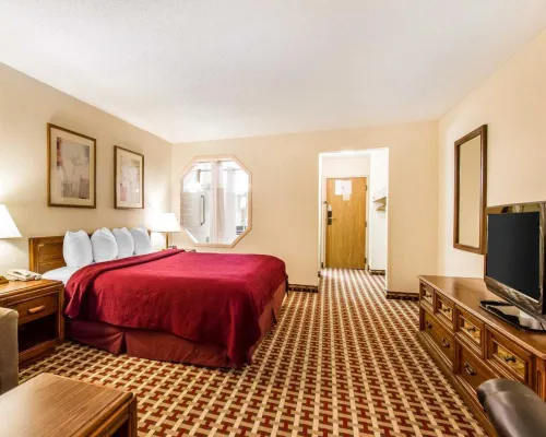 Quality Inn & Suites Hotels in Marion
