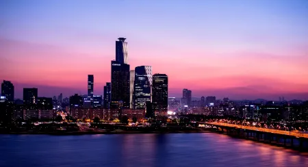 Conrad Seoul Отели рядом с достопримечательностью «Abraham Park Kenneth Vine Collection Museum»