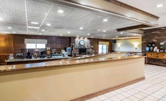 Clarion Inn & Suites - University Area