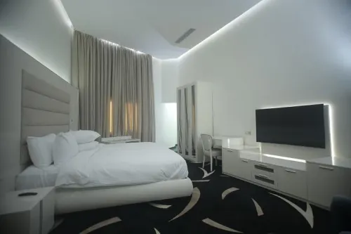 Mega Hilton