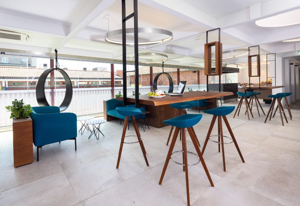 1. 더 코너 두오모..