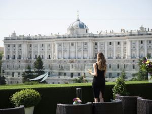 Jardines de Sabatini Apartosuites