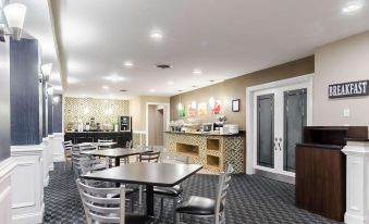 Rodeway Inn & Suites Williamsburg Central