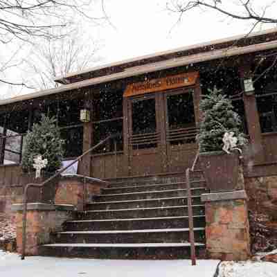 Colorado Chautauqua Cottages Hotel Exterior