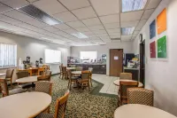 Comfort Suites Peoria I-74 Hotels in Peoria