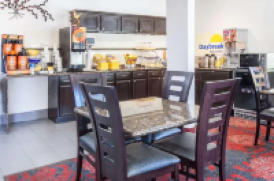 Days Inn by Wyndham Arlington