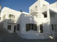 Naxos Oceamo - Pensionaatit