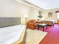 Days Inn & Suites by Wyndham Jeffersonville IN - parking