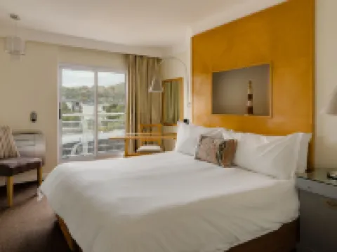 プロテア ホテル バイ マリオット ナイズナ キーズ クニスナのホテル