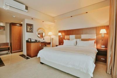 Deluxe Double Room, 1 King Bed, Pool View