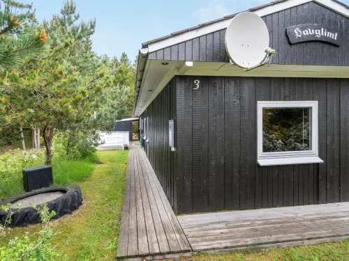 "Jaskirt" - 125m from the Sea