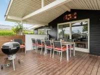 "Gisl" - 400m from the Sea