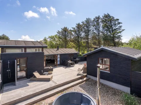 "Grubbe" - 600m from the Sea