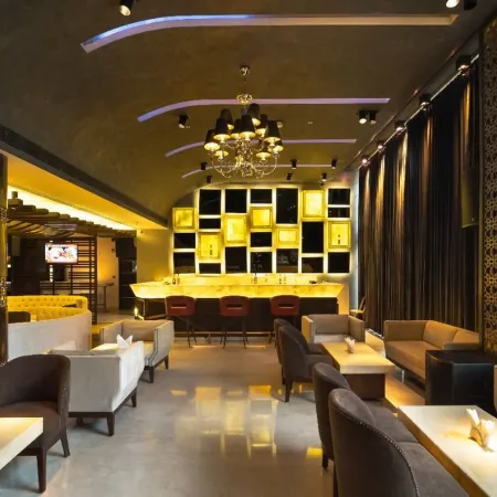 Udman Hotel Chattarpur Отели рядом с достопримечательностью «Храм Чаттарпур»