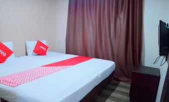 OYO 91876 Hotel Putri Gading 2