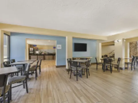 國際高速路貝斯特韋斯特優質酒店 代託納海灘酒店