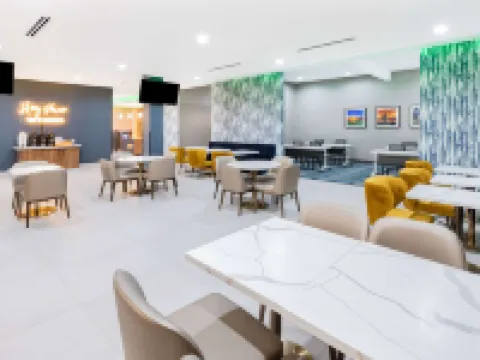 La Quinta Inn & Suites by Wyndham Pharr Rgv Medical Center Hotels in Pharr