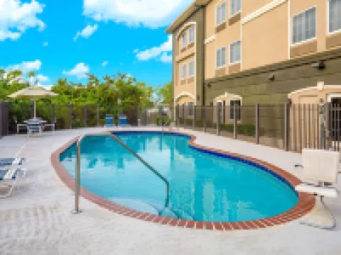 La Quinta Inn & Suites by Wyndham Sebring Hotels in Sebring