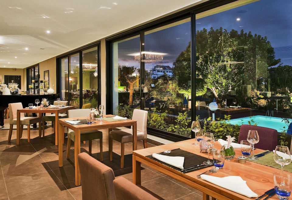 Madareem Crown Hotel Over view