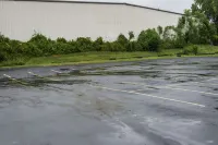 Knights Inn Hartford - Parking