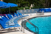 Washington Plaza Hotel - Rooftop Pools