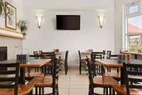 Days Inn by Wyndham Trois-Rivieres - breakfast