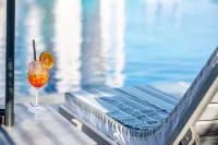 Mythic Summer Hotel - Swimmingpools