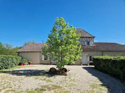 Maison Cassin47 Hotéis em Lavergne