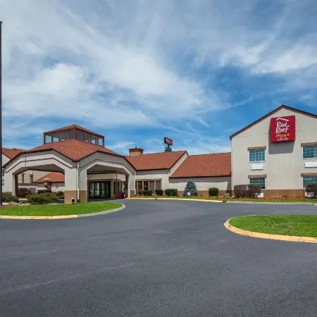 Red Roof Plus+ & Suites Knoxville West - Cedar Bluff