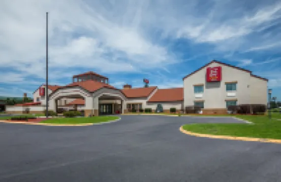 Red Roof Plus+ & Suites Knoxville West - Cedar Bluff Hotels in Knoxville