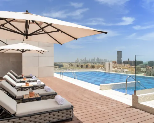 ABESQ DOHA HOTEL & RESIDENCES by IHG ラメズ・ショッピング・コンプレックス周辺のホテル