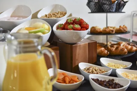 Fraser Suites Glasgow Отели рядом с достопримечательностью «Burnside Blairbeth Church»