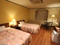 Petit Hotel Clanvert Hotels near JR Higashi-Hagi station